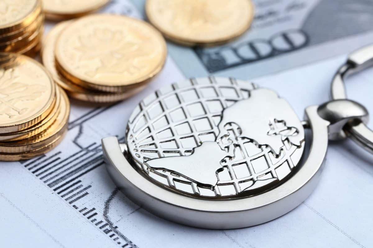 Foreign investor analyzing US real estate financing and investment strategy
