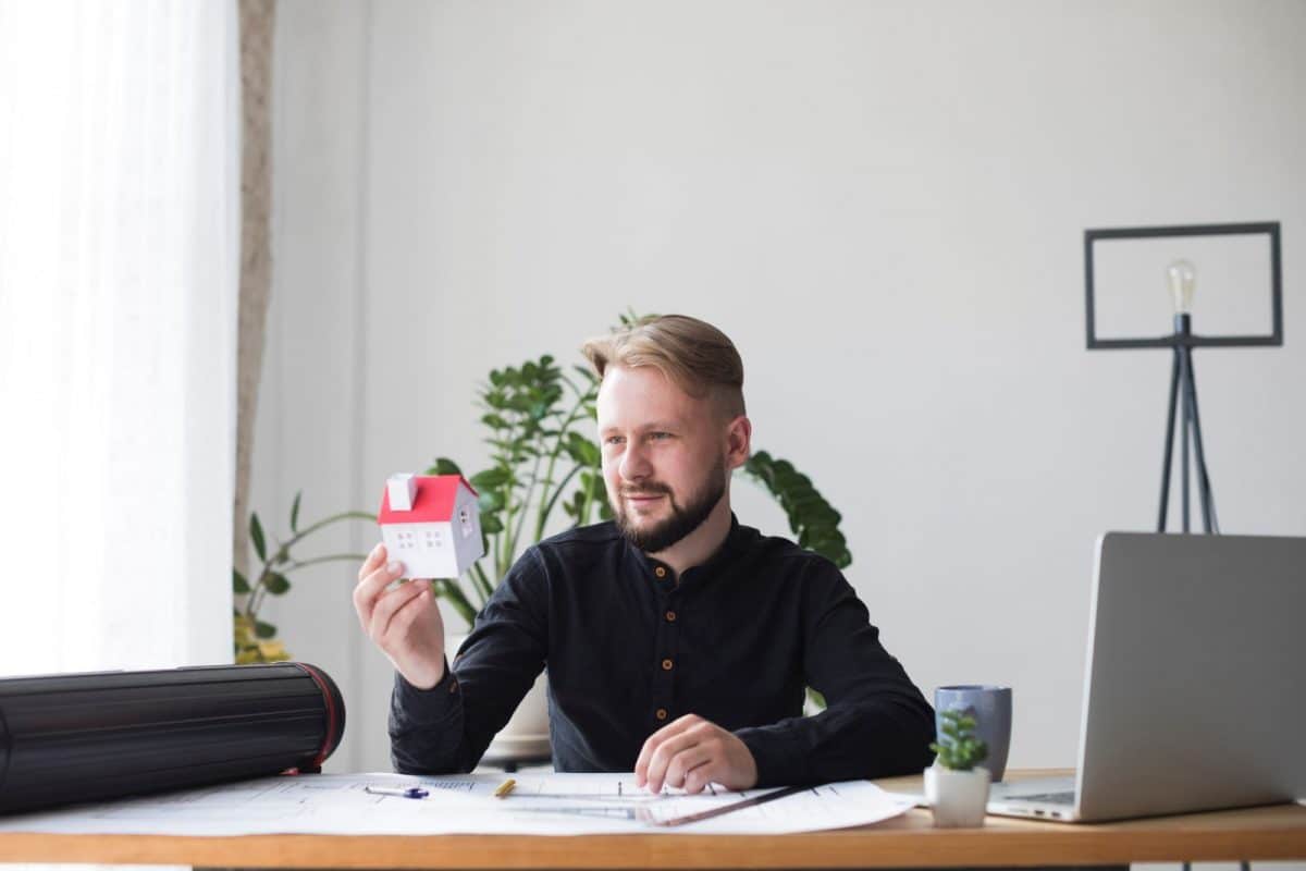 Foreign national buyer learning how to get a mortgage in the USA as a foreigner